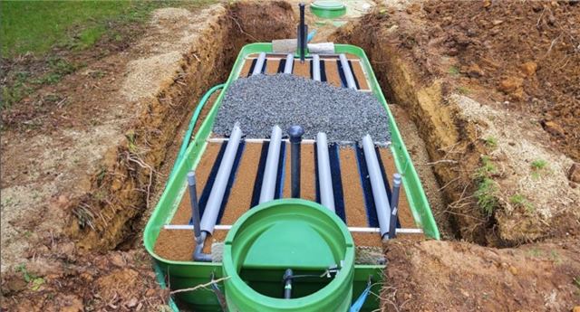 Installation d'une micro-station d'assainissement, chantier Bompoil TP